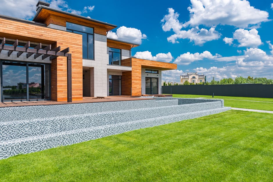 Private Peninsula Estates Designed for Multi-Family Buyouts